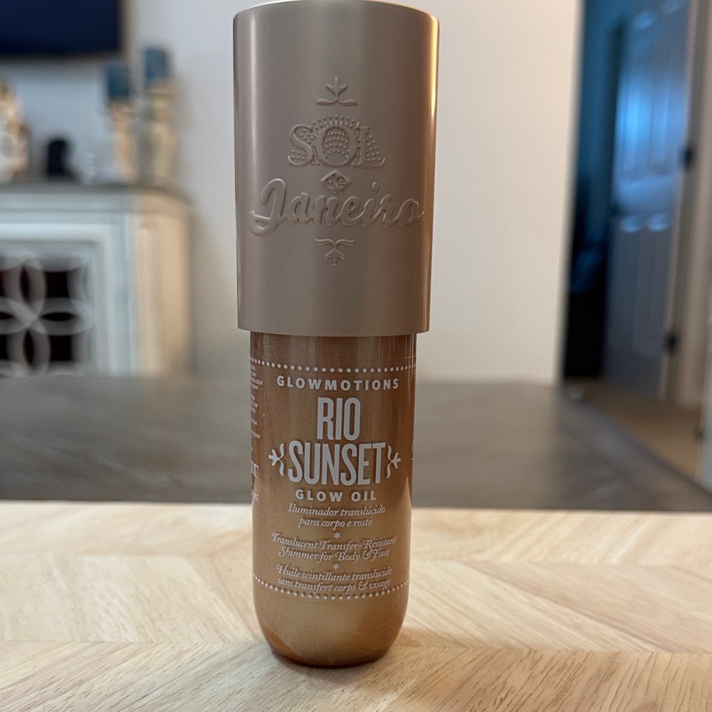 ✨✨SOLD✨✨Sol de Janeiro Rio Sunset Glow Oil in Shimmering Tan